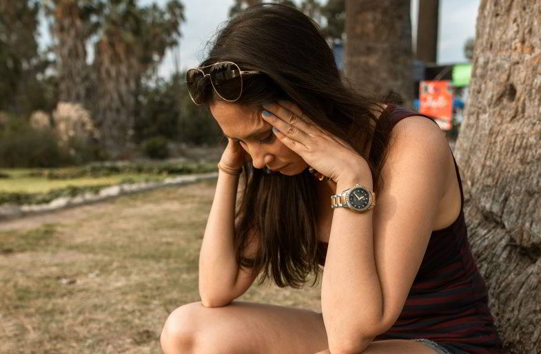 ragazza durante un attacco di ansia