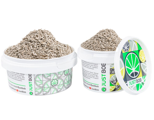 Barattoli di TRIM OG SUPER BOOST con 65% di CBD
